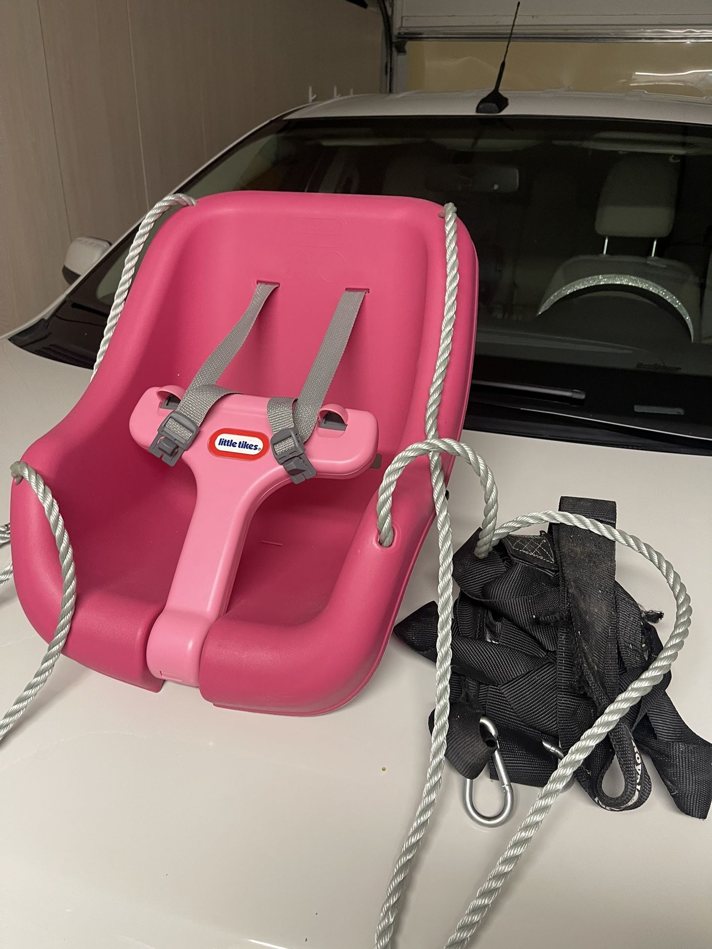 Lil tykes   Toddler swing