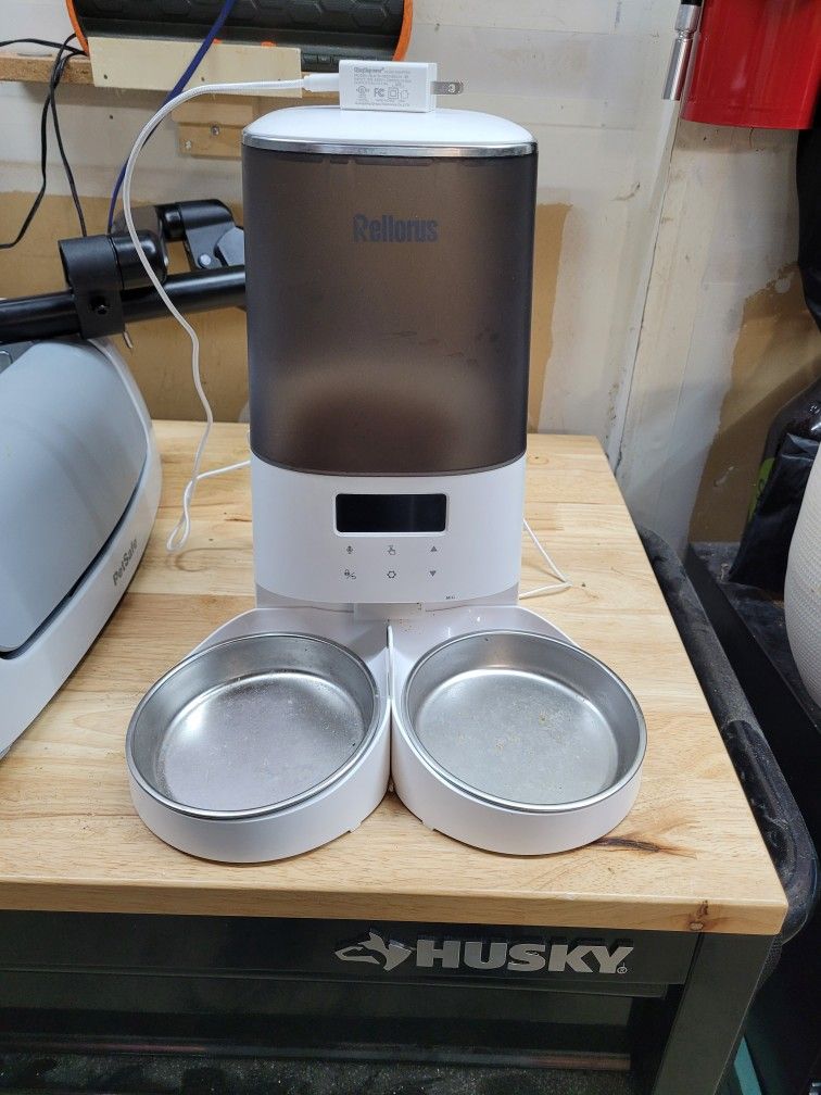 Pet Feeder