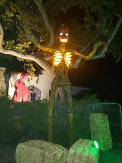 12' INFERNO PUMPKIN SKELETON