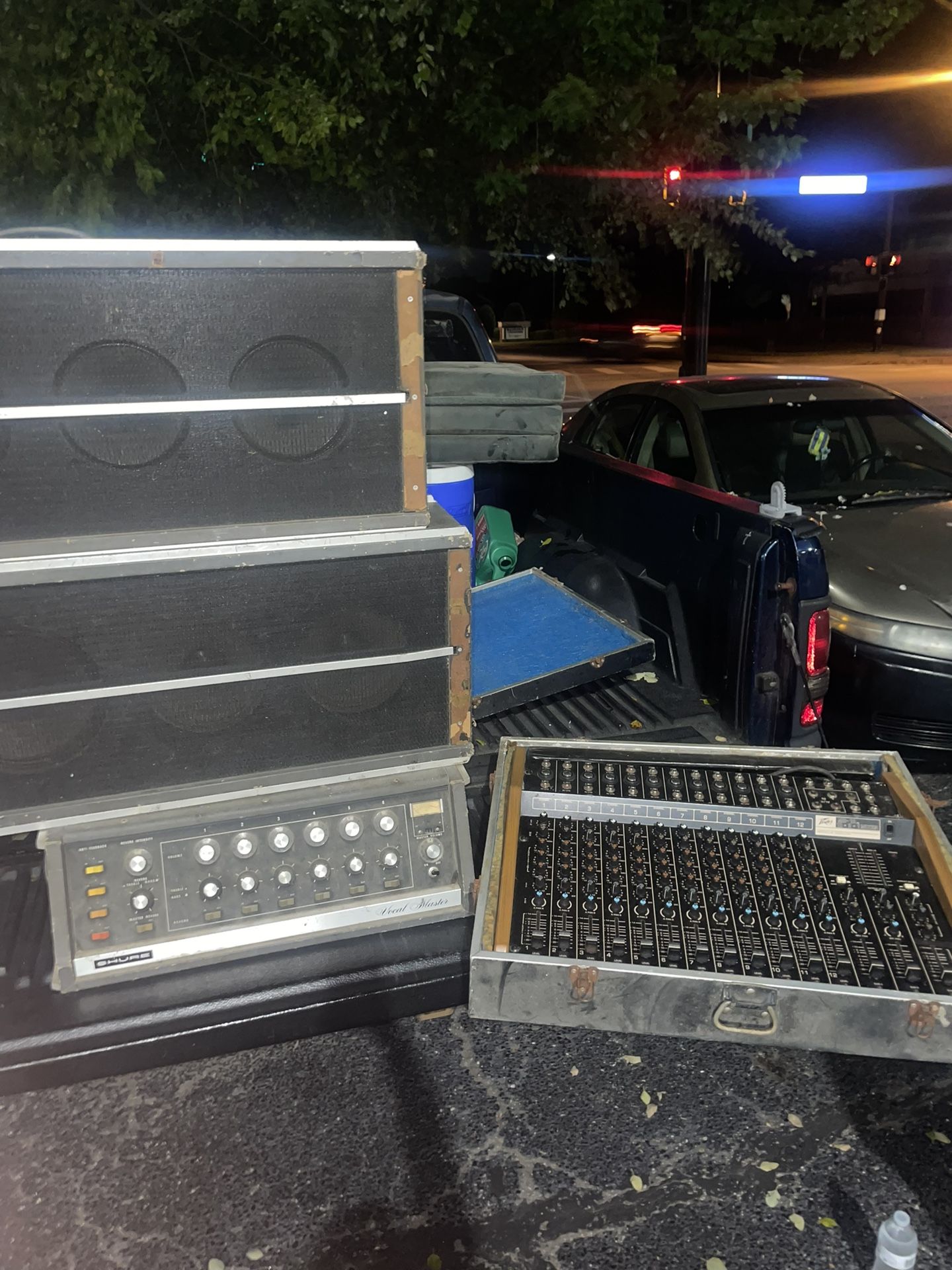 Peavey MD-I2 12x2x1 Mixer Stereo Mixing Console 12 Channel Studio Music Recordin And Shure Bro Speakers System