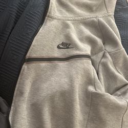Grey Nike Tech Size M