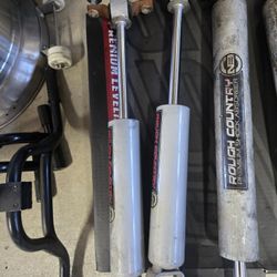 2011-2019 Chevy Silverado 2500HD Front Shocks