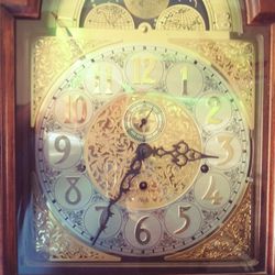 Beautiful Grandfather Clock SLigh.   This Is A Real Grandfather Clock