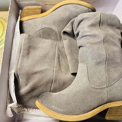 Diba True Line Walker Grey Suede Below The Knee High Boots Women’s Size 6, NIB