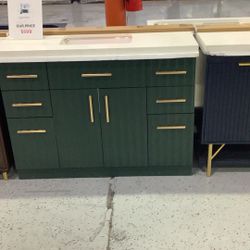 Brand New  Bathroom Vanity %75 Off  
