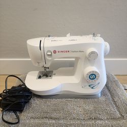 Singer Fashion Mate Sewing Machine