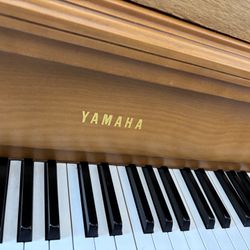 Yamaha Spinet
