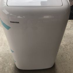 TOSHIBA PORTABLE AIR CONDITIONER