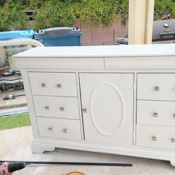 White dresser w/free mirror