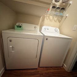 Washer/dryer set (3 1/2 years old)