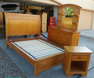 Queen bedroom set