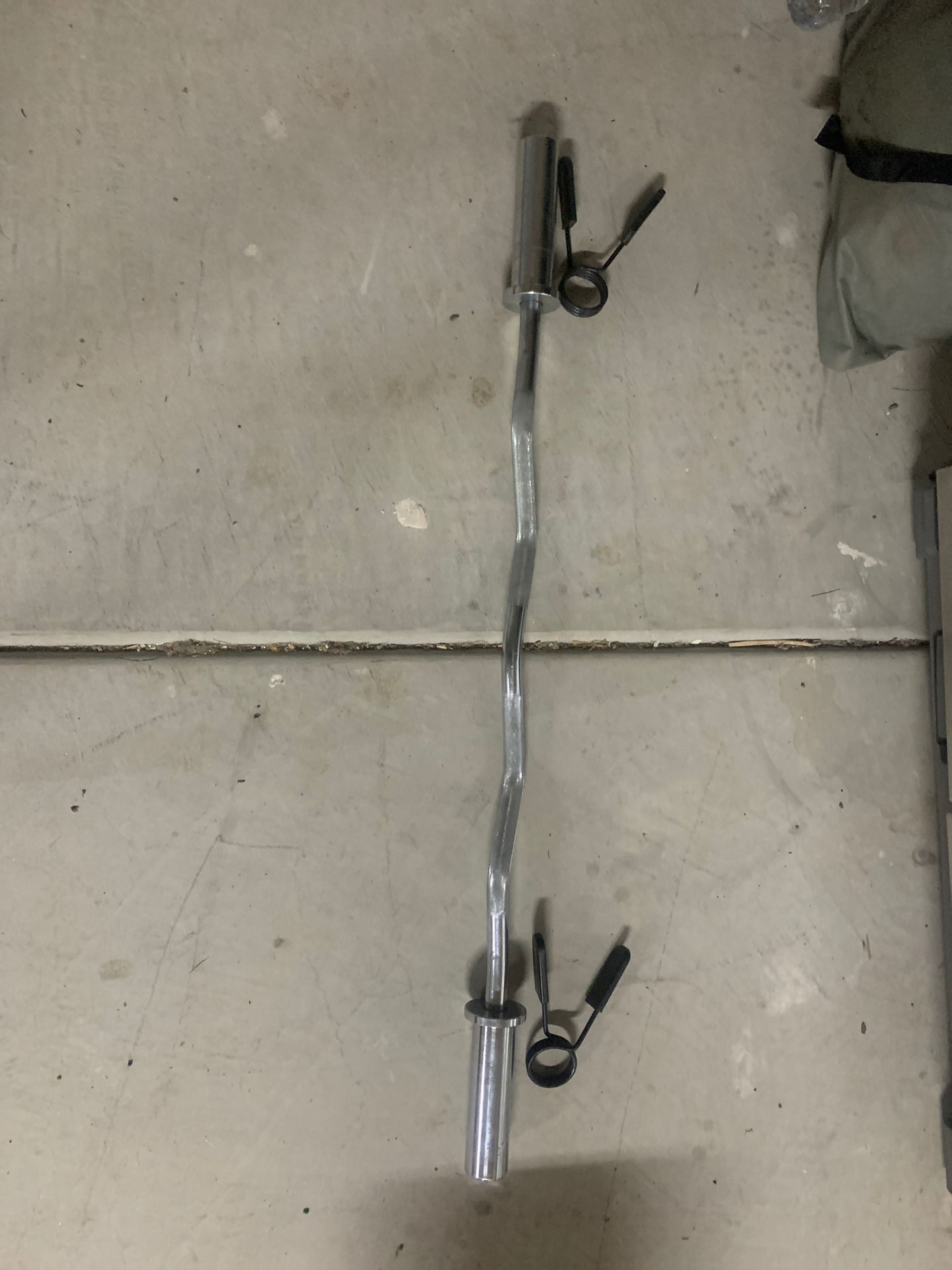 Olympic curl bar (pending pickup)