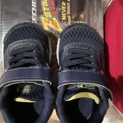 Toddler Size 4 Boy Shoes