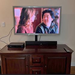 Samsung 46” Tv And Media Cabinet