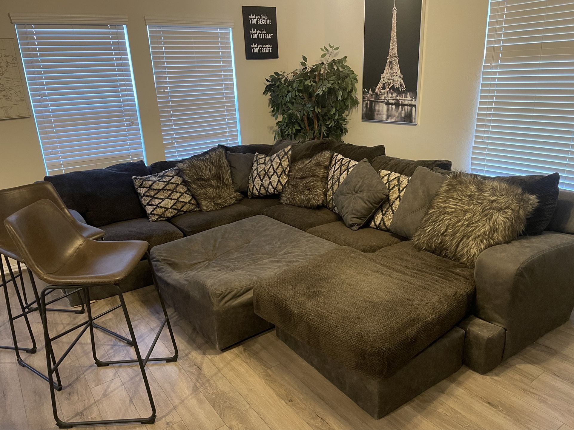 Everything Included ! 3 Hightop Chairs, Ottoman, And Comfortable Large Couch 