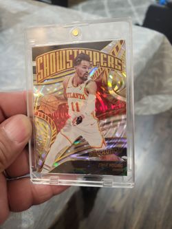 Trae young showstopper revolution fractal basketball card