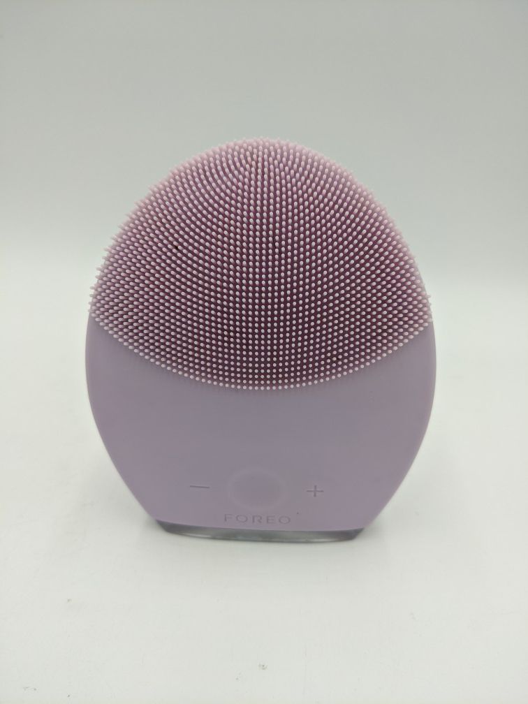 Foreo Luna 2 Electronic Facial Cleansing Brush (Lavender)