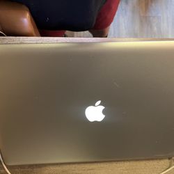 Apple MacBook Pro 17” (Mid-2010)