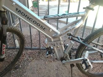 Mongoose Blackcomb Aluminum 24 speed for Sale in Mesa AZ OfferUp