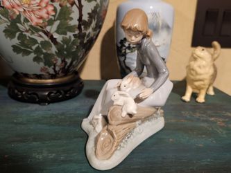 Lladro Figurine Girl With Rabbits Bunny Rabbit