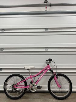 Specialized Hotrock 20 Girls’ Kids Youth Mountain Bike - Lightweight Bicycle 6speed