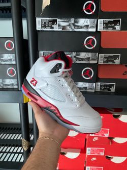 Jordan 5 Retro “Fire Red” HQ7978-101 Mens Size 9 Brand New