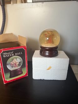 Musical Santa Claus Snow Globe Water Ball