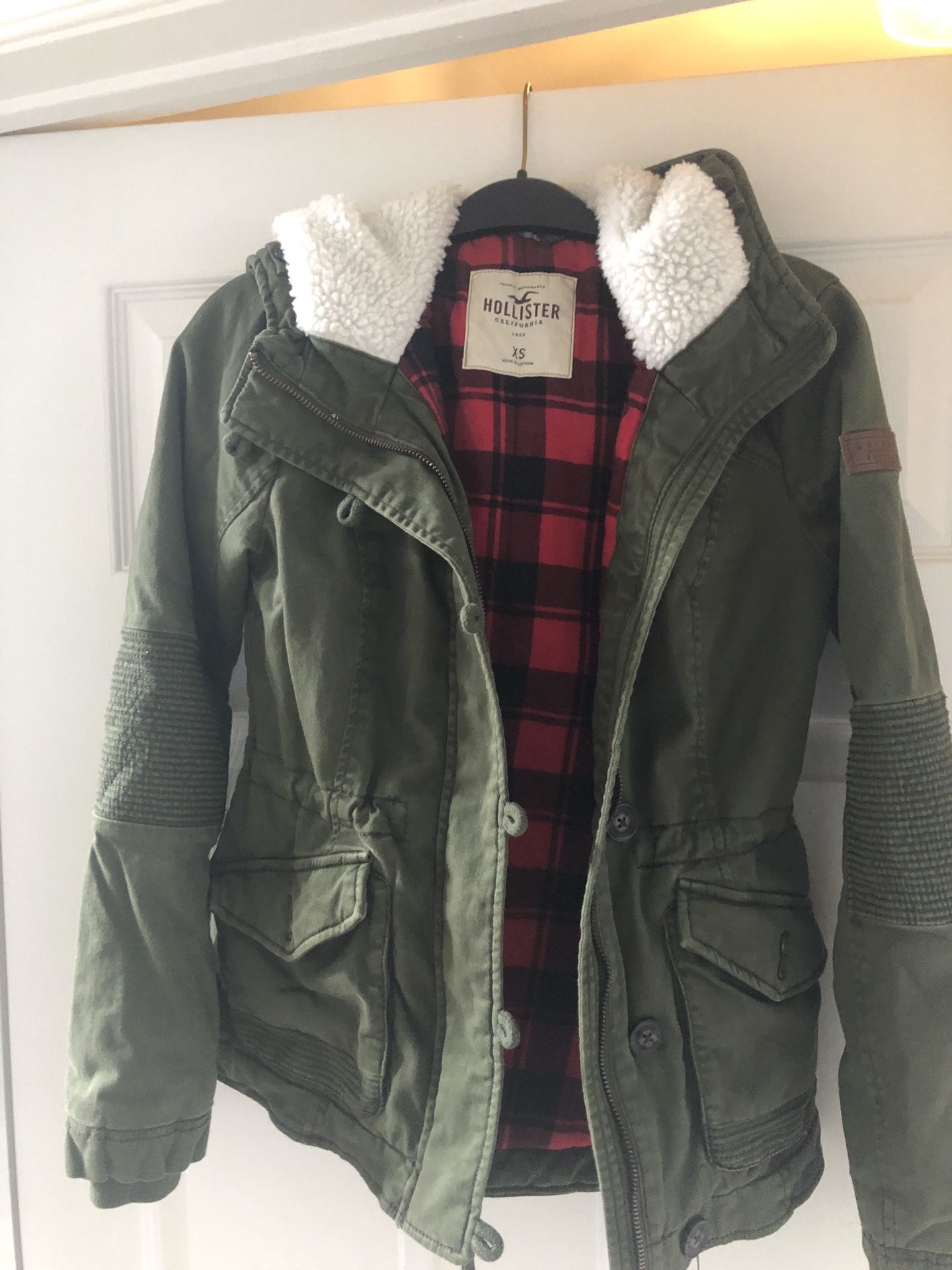 Hollister coat Xs Green+fur Trim Women XS