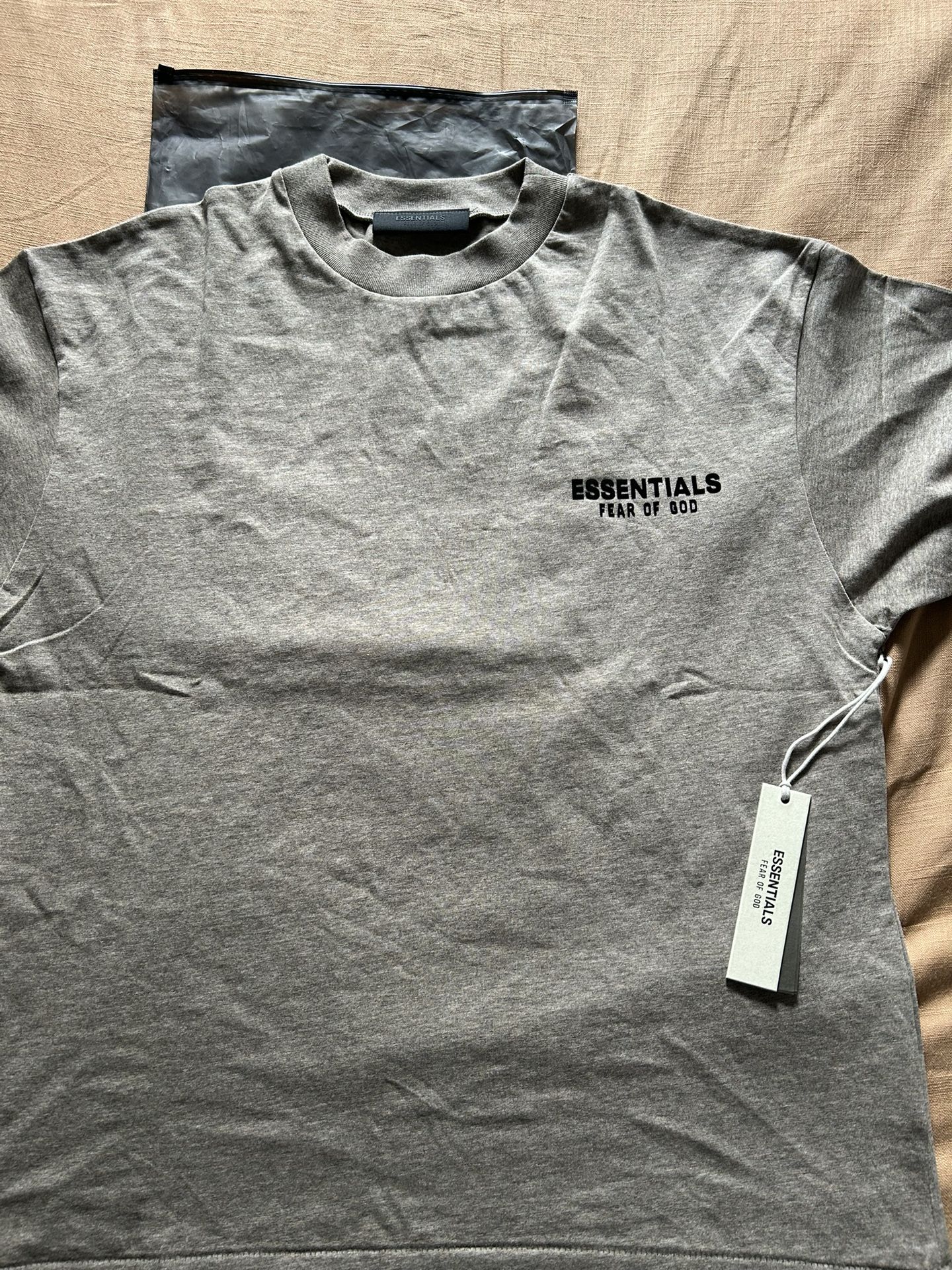 ESSENTIALS SHIRT 