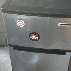 Mini Fridge 