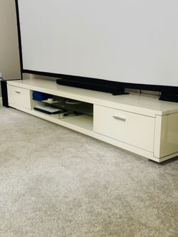 Dania TV Stand