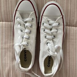 Converse- White Size 6 