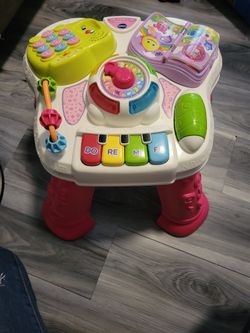 Vtech Sit to Stand Discover Table
