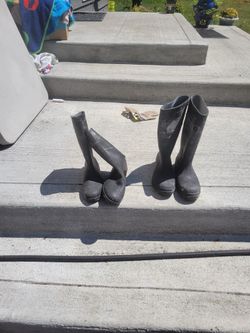 RUBBER BOOTS