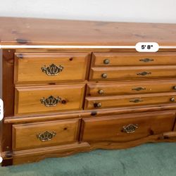 Solid Wood Dresser With Vanity Mirror With Light