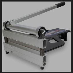 MARSHALLTOWN Ultra-Lite LVP Flooring Cutter, 13 Inch, Assembled in the USA