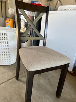 Vendo estas sillas son de comedor