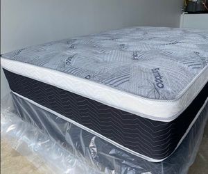 Queen Euro Bamboo Pillow Top!•••