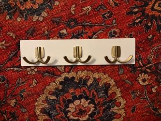 Wall-Mounted Hook Rail with 3 Gold Hooks