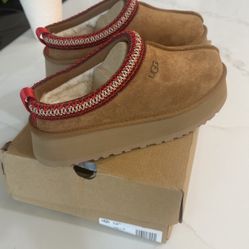 Ugg platform Shoes Size 7