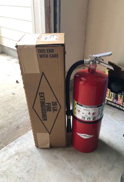 20 LB Fire Extinguisher w/ Wall Brkt