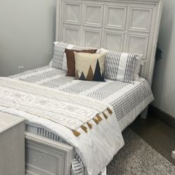 White Queen Bed 5pc Set, On Sale For Lowest Price 