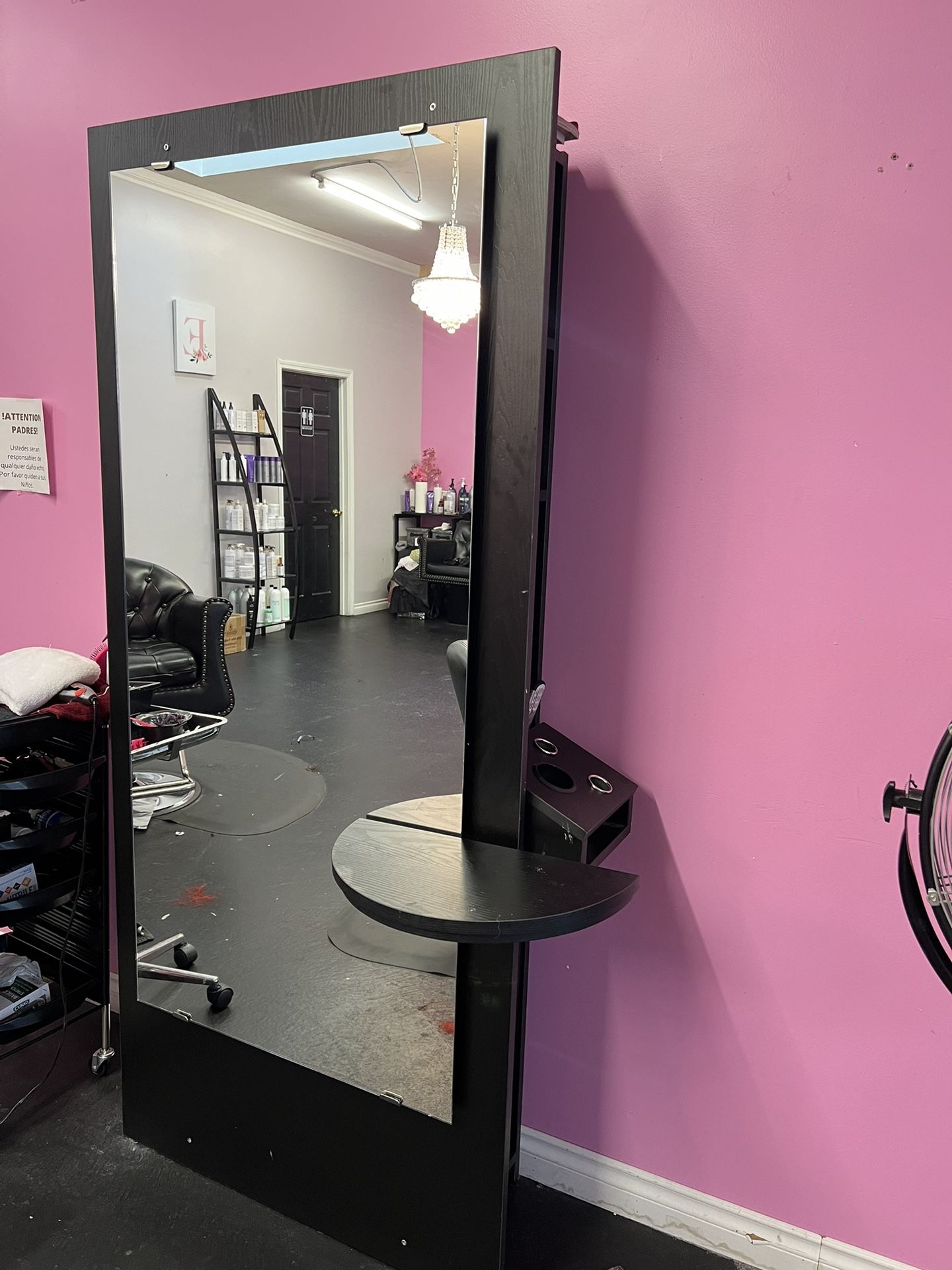 Salon Stations