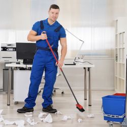 Janitor “Únete A nuestro Equipo”