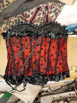 Red black corset