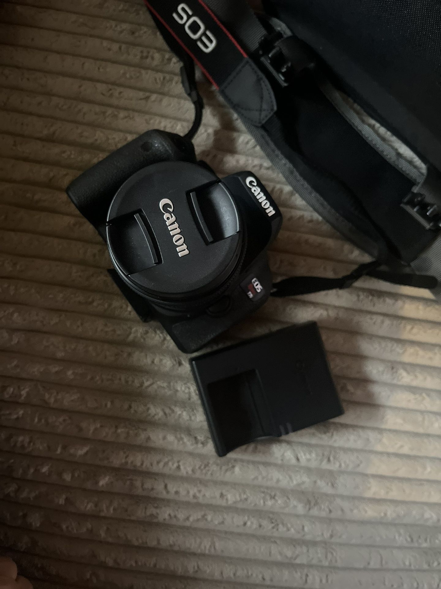 Canon EOS Rebel T7i EF-S 18-55mm Kit