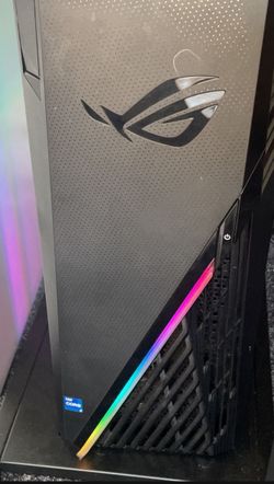 Gaming Pc with setup monitors and desk available