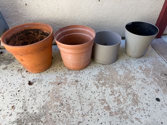 Assorted pots