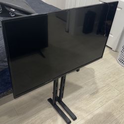 USED TCL TV 43” 
