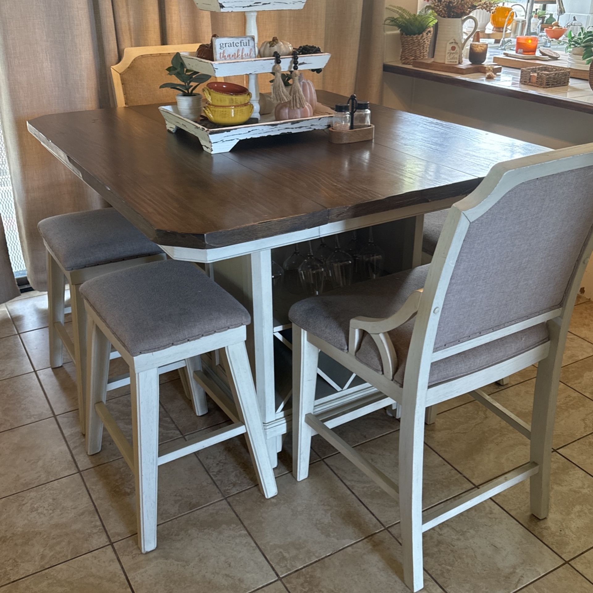 Bar Height Table And Chairs